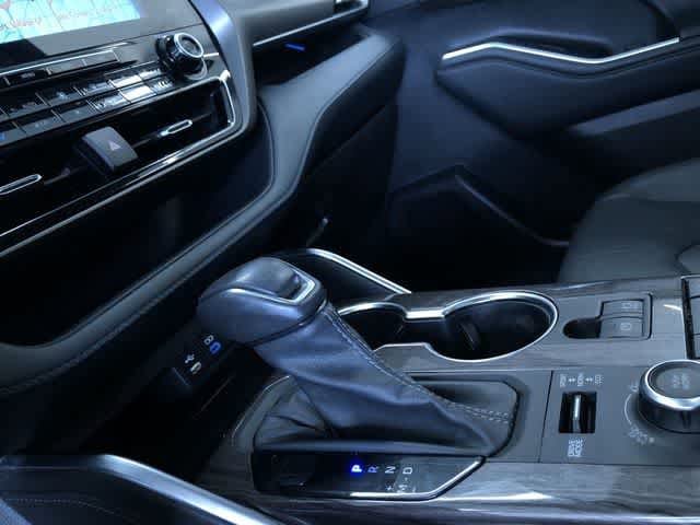 Thumbnail: 2022 Toyota Highlander - 29