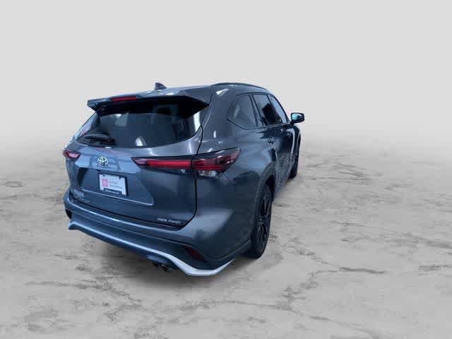 Thumbnail: 2025 Toyota Highlander - 9
