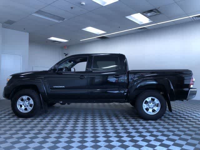 Thumbnail: 2015 Toyota Tacoma - 3