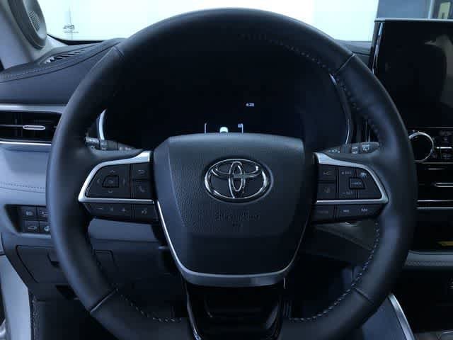 Thumbnail: 2024 Toyota Highlander - 24