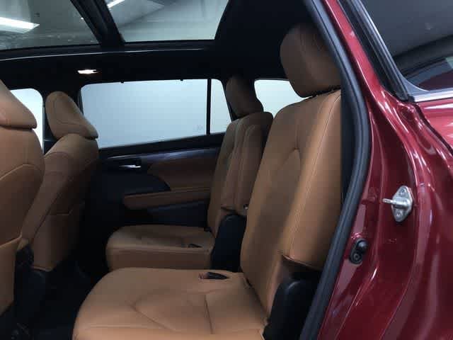 Thumbnail: 2020 Toyota Highlander - 20