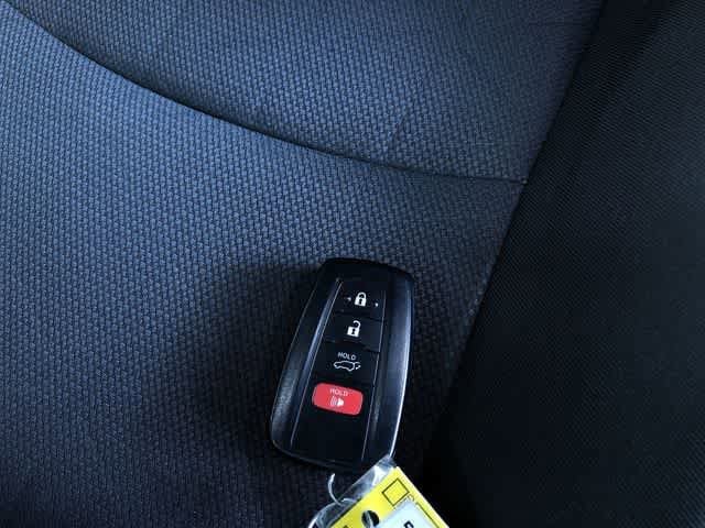 Thumbnail: 2025 Toyota RAV4 - 32