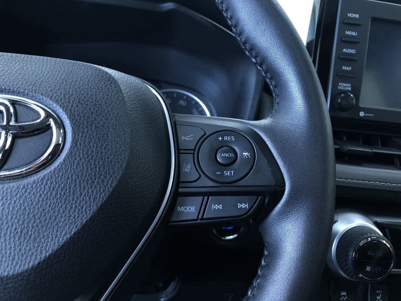 2022 Toyota RAV4 XLE 27