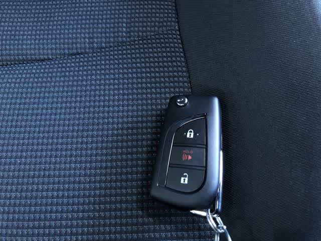 Thumbnail: 2025 Toyota RAV4 - 32