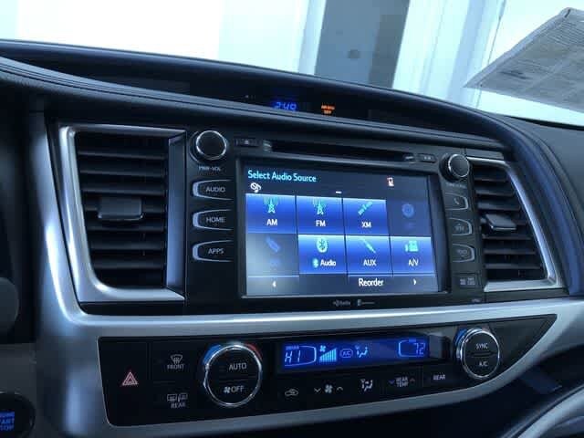 Thumbnail: 2015 Toyota Highlander - 31