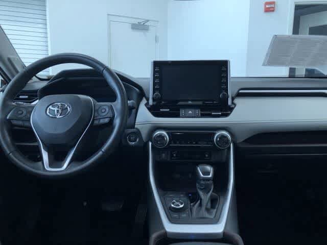 Thumbnail: 2022 Toyota RAV4 - 17