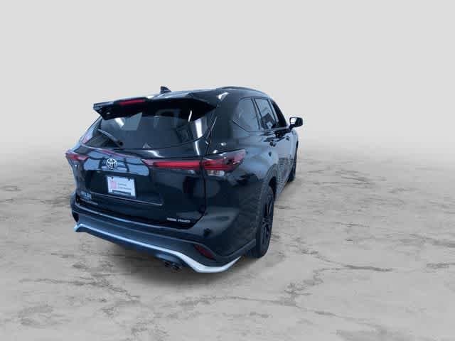 Thumbnail: 2025 Toyota Highlander - 9