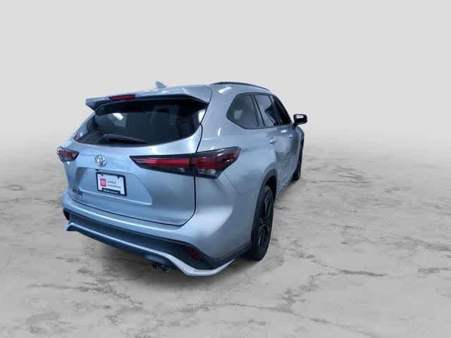 Thumbnail: 2025 Toyota Highlander - 9