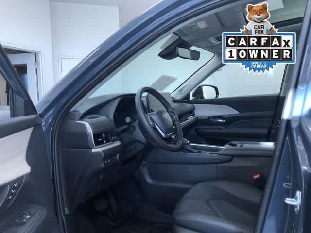 2025 Toyota Grand Highlander Limited photo 2