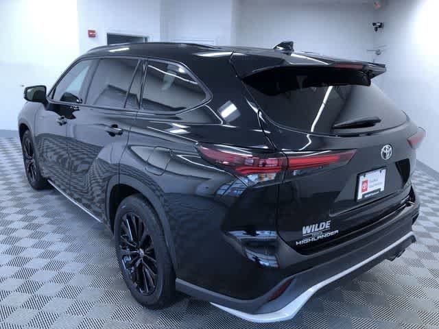 Thumbnail: 2025 Toyota Highlander - 12