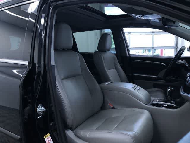 Thumbnail: 2017 Toyota Highlander - 26