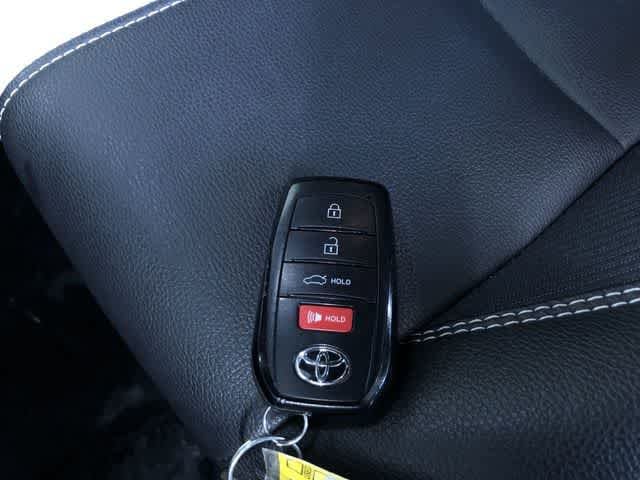 Thumbnail: 2025 Toyota Camry - 32