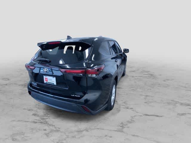 Thumbnail: 2024 Toyota Highlander - 10