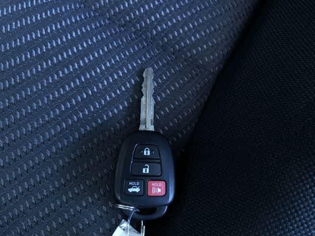 Thumbnail: 2017 Toyota Camry - 30