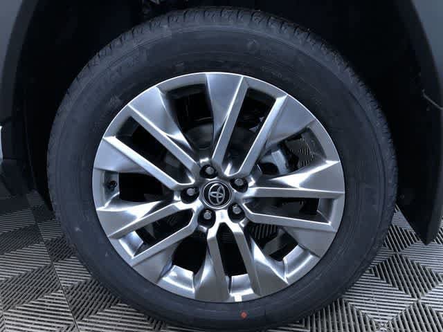 Thumbnail: 2025 Toyota RAV4 - 8