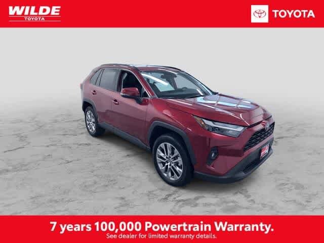 2022 Toyota RAV4 XLE Premium photo 3