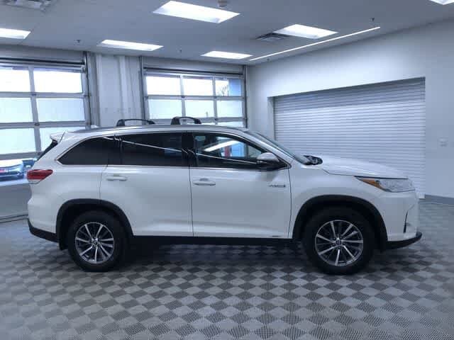 Thumbnail: 2019 Toyota Highlander - 34