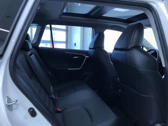 Thumbnail: 2020 Toyota RAV4 - 21