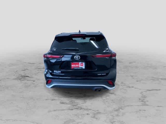 Thumbnail: 2025 Toyota Highlander - 8