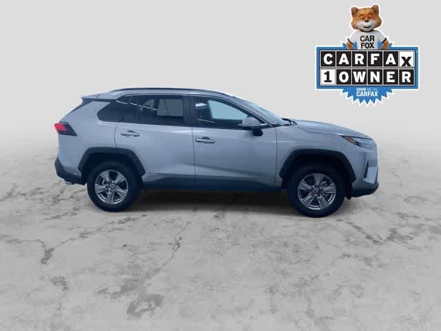 2025 Toyota RAV4 Hybrid XLE photo 2
