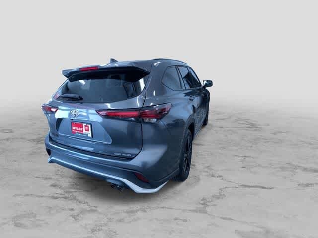 Thumbnail: 2025 Toyota Highlander - 10