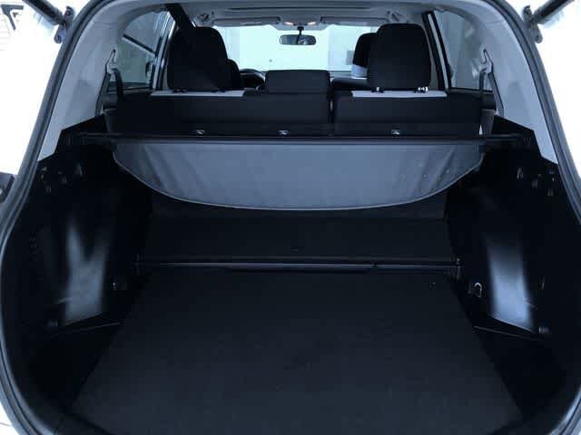 Thumbnail: 2016 Toyota RAV4 - 31