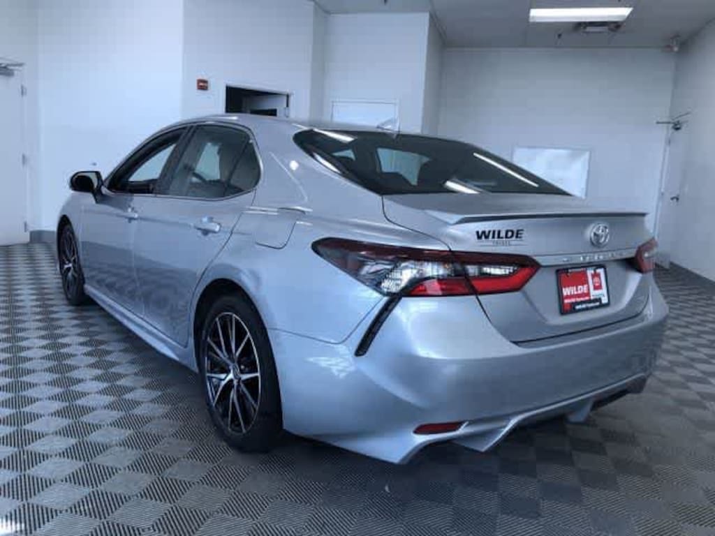 Used 2024 Toyota Camry SE Car