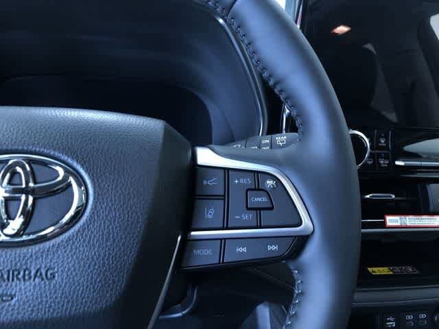Thumbnail: 2026 Toyota Highlander - 18