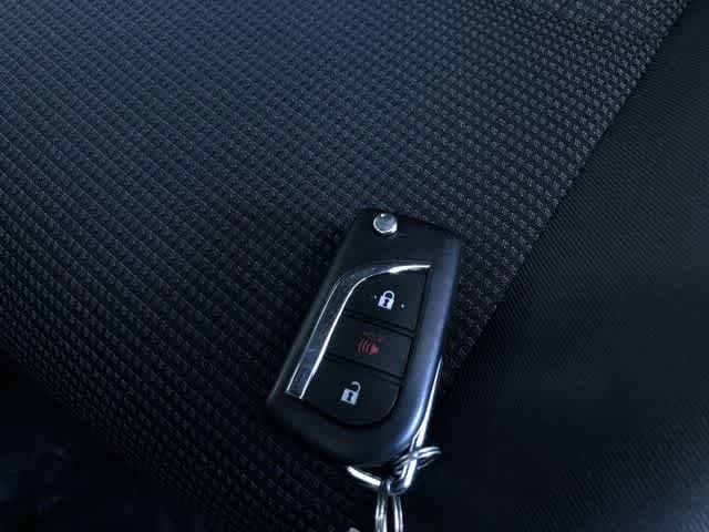 Thumbnail: 2025 Toyota RAV4 - 31