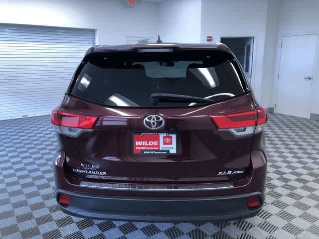 Thumbnail: 2018 Toyota Highlander - 15