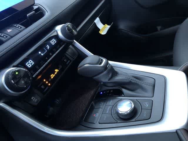 Thumbnail: 2025 Toyota RAV4 - 21