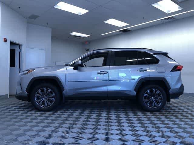 Thumbnail: 2022 Toyota RAV4 - 11