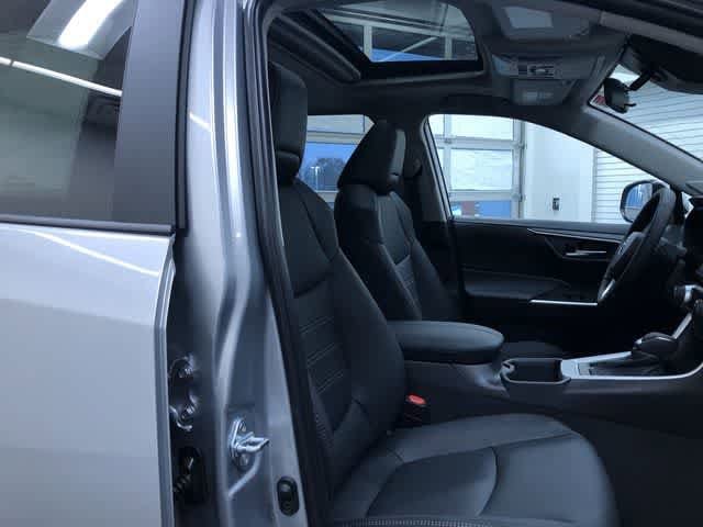 Thumbnail: 2025 Toyota RAV4 - 14