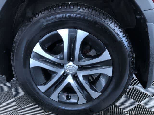 Thumbnail: 2018 Toyota RAV4 - 8