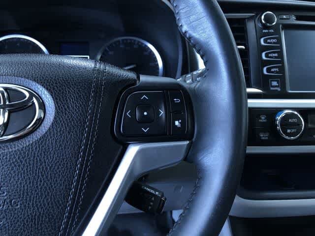 Thumbnail: 2016 Toyota Highlander - 29