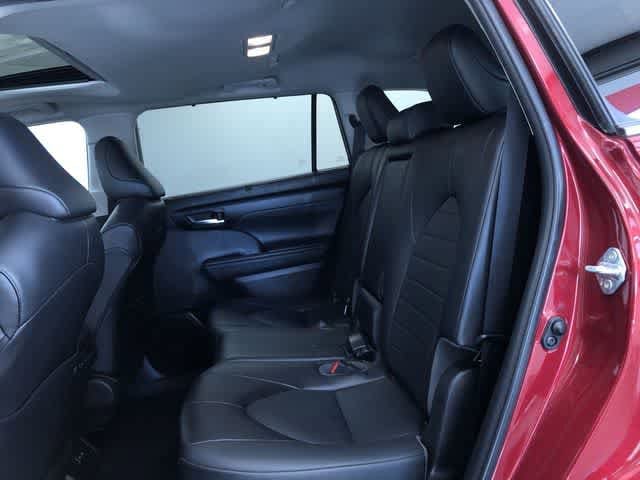 Thumbnail: 2022 Toyota Highlander - 12