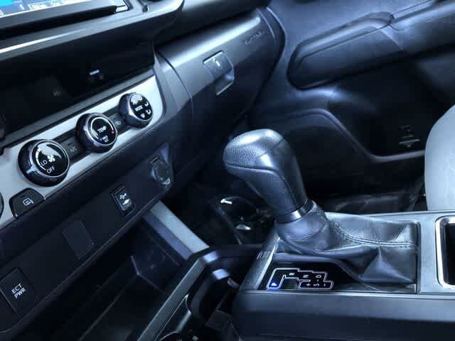 Thumbnail: 2017 Toyota Tacoma - 21