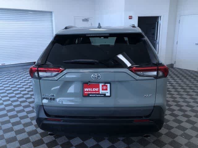 Thumbnail: 2021 Toyota RAV4 - 16