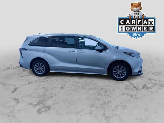 Thumbnail: 2025 Toyota Sienna - 2