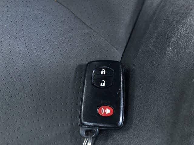 Thumbnail: 2014 Toyota Prius - 23