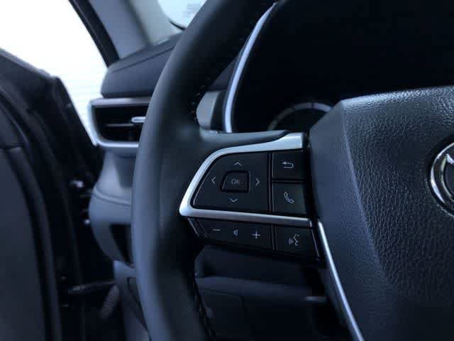 Thumbnail: 2022 Toyota Highlander - 26