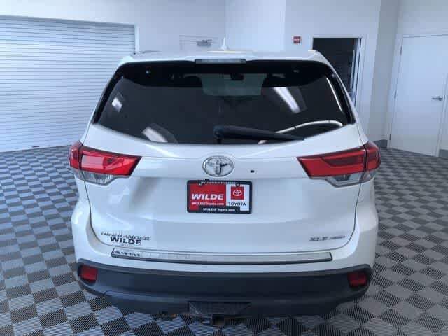 Thumbnail: 2017 Toyota Highlander - 15