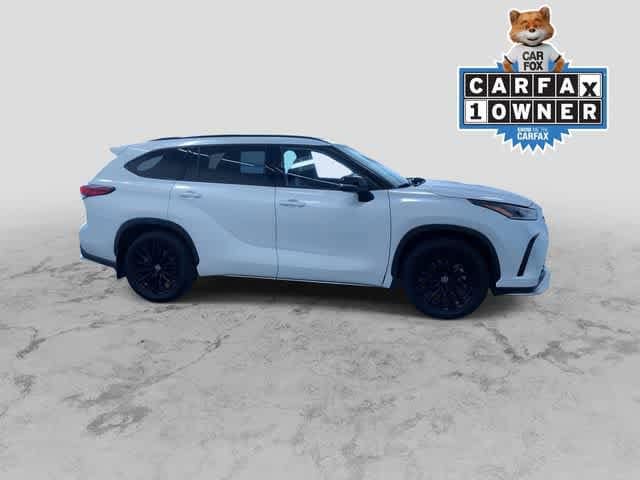 Thumbnail: 2023 Toyota Highlander - 2
