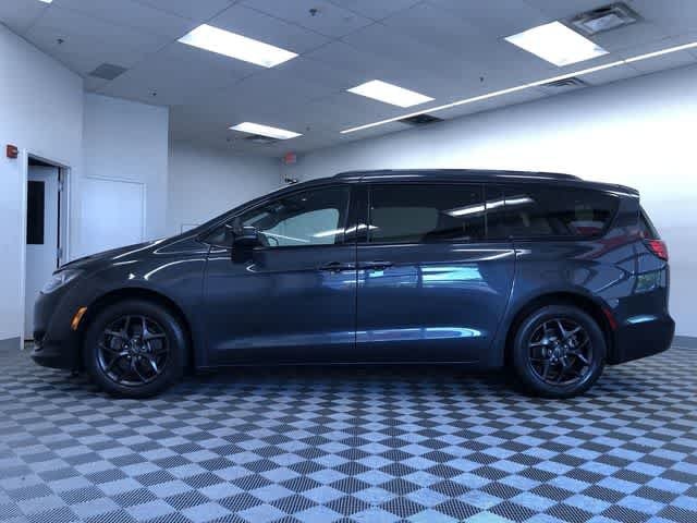 Thumbnail: 2019 Chrysler Pacifica - 12