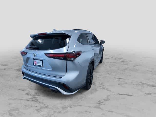 Thumbnail: 2025 Toyota Highlander - 9