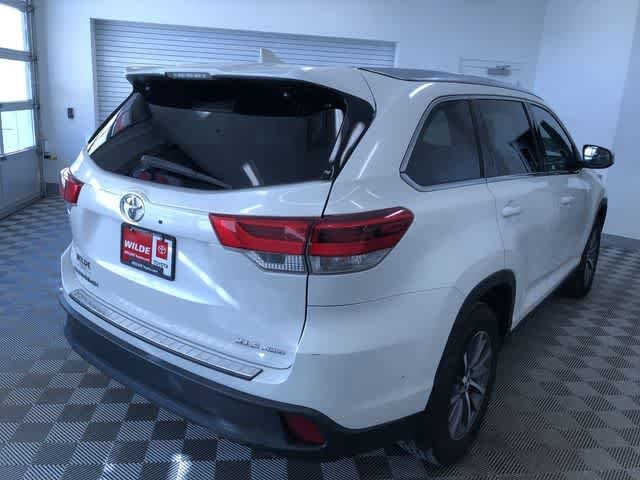 Thumbnail: 2019 Toyota Highlander - 35
