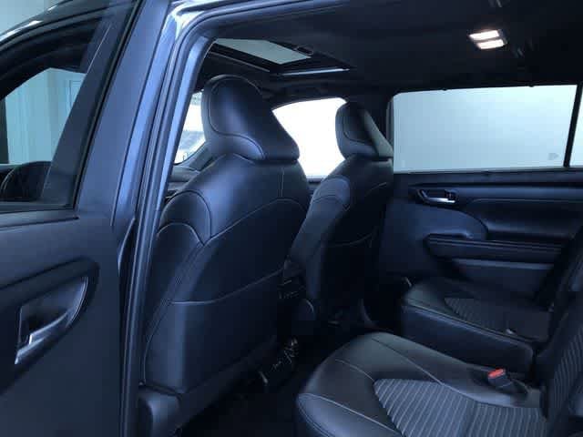 Thumbnail: 2025 Toyota Highlander - 19