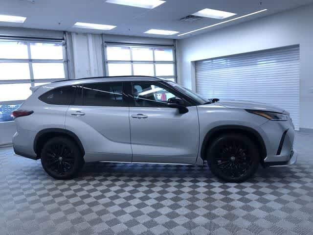 Thumbnail: 2025 Toyota Highlander - 34
