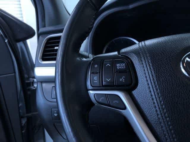 Thumbnail: 2019 Toyota Highlander - 34