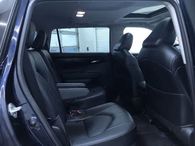 Thumbnail: 2021 Toyota Highlander - 21